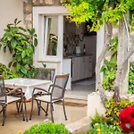 Jelena With Terrace And Balcony Apartman Dubrovnik