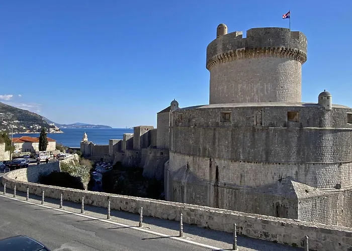 Jelena With Terrace And Balcony Daire Dubrovnik