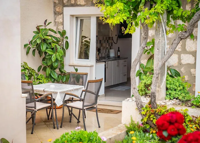 Jelena With Terrace And Balcony Daire Dubrovnik