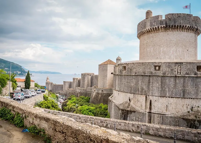Jelena With Terrace And Balcony Daire