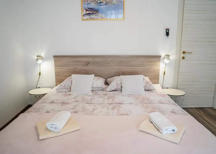 Jelena With Terrace And Balcony Daire Dubrovnik