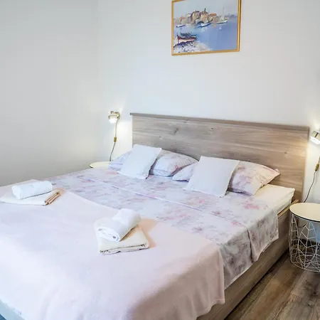 Appartement Jelena With Terrace And Balcony